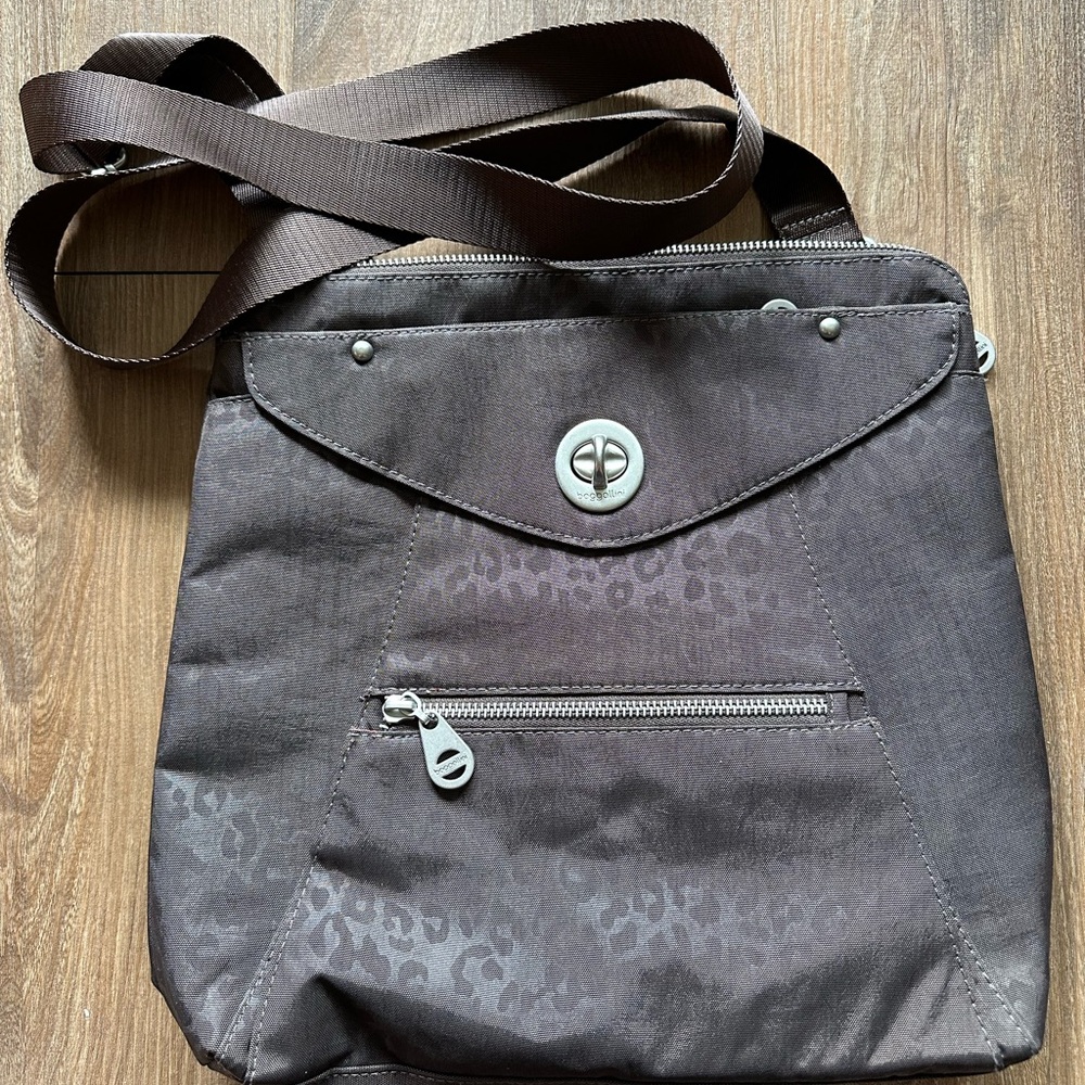 Baggallini Crossbody Canvas Brown Purse